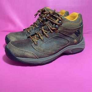 New balance 1569 hiking boots